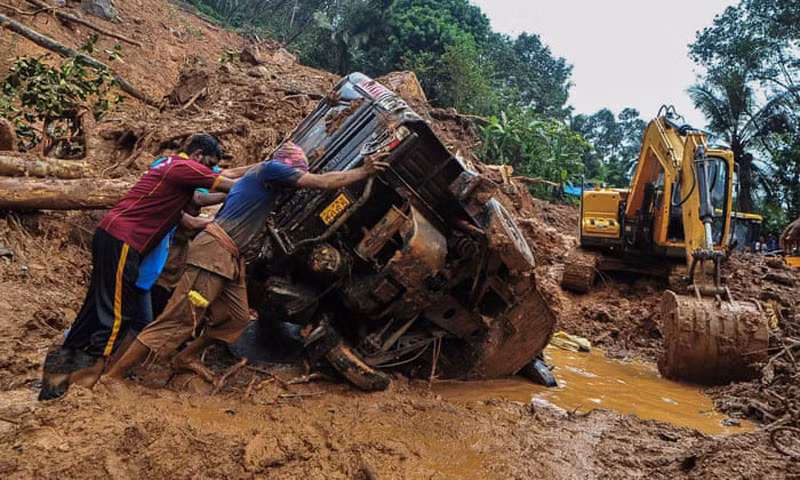 Lở đất ở bang Kerala, miền nam Ấn Độ. (Ảnh The Guardian)