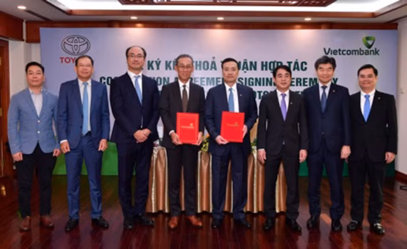 Vietcombank và Toyota Motor Việt Nam ký kết Thỏa thuận Hợp tác -0