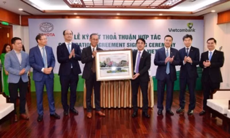 Vietcombank và Toyota Motor Việt Nam ký kết Thỏa thuận Hợp tác -0