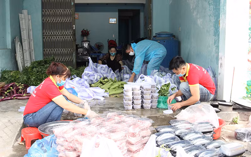 Nhóm thiện nguyện chung sức mùa dịch -0