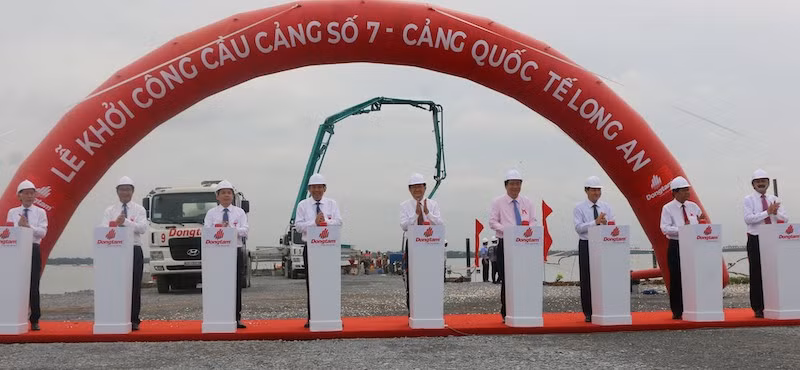 Cảng quốc tế Long An khánh thành giai đoạn I và khởi công giai đoạn II -0