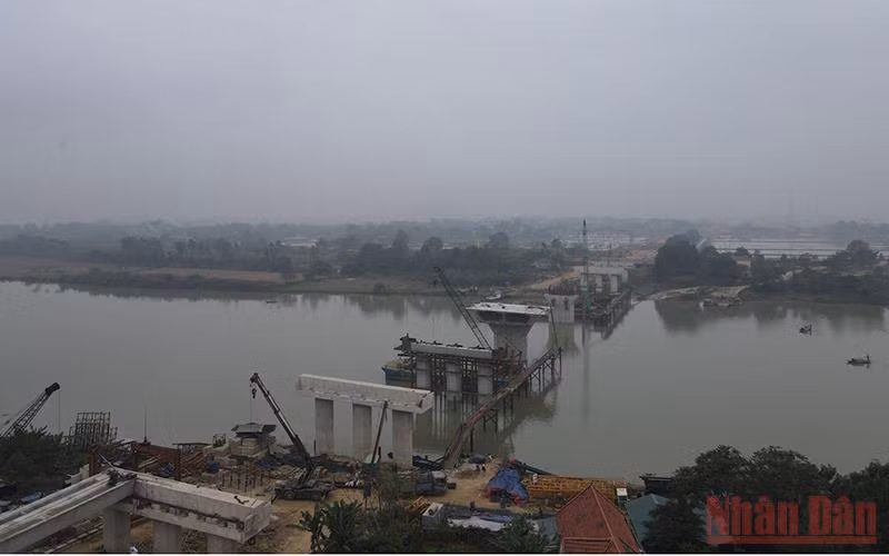 Thi công cao tốc bắc-nam.