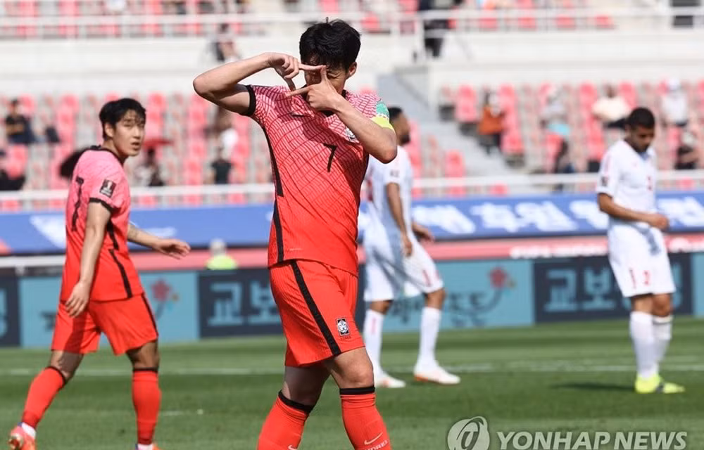 Son Heung Min góp công giúp Việt Nam rộng cửa đi tiếp. (Ảnh: Yonhap)