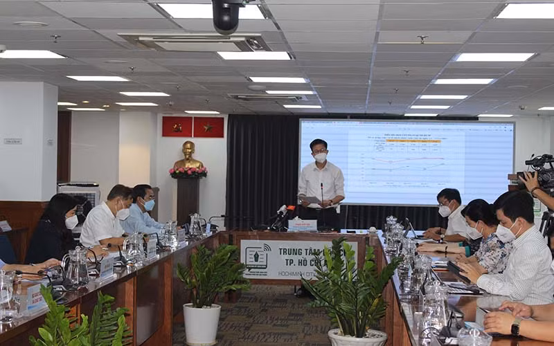 Toàn cảnh cuộc họp báo.