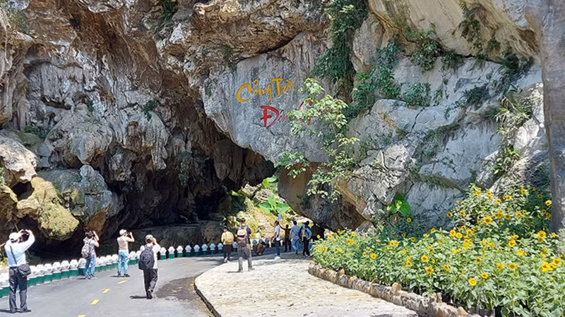 Quảng Nam đón hơn 200 nghìn lượt khách đến tham quan, lưu trú -0