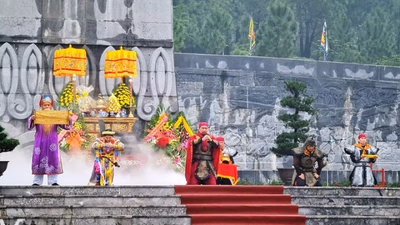 Dâng hương kỷ niệm 232 năm Quang Trung - Nguyễn Huệ lên ngôi Hoàng đế -0