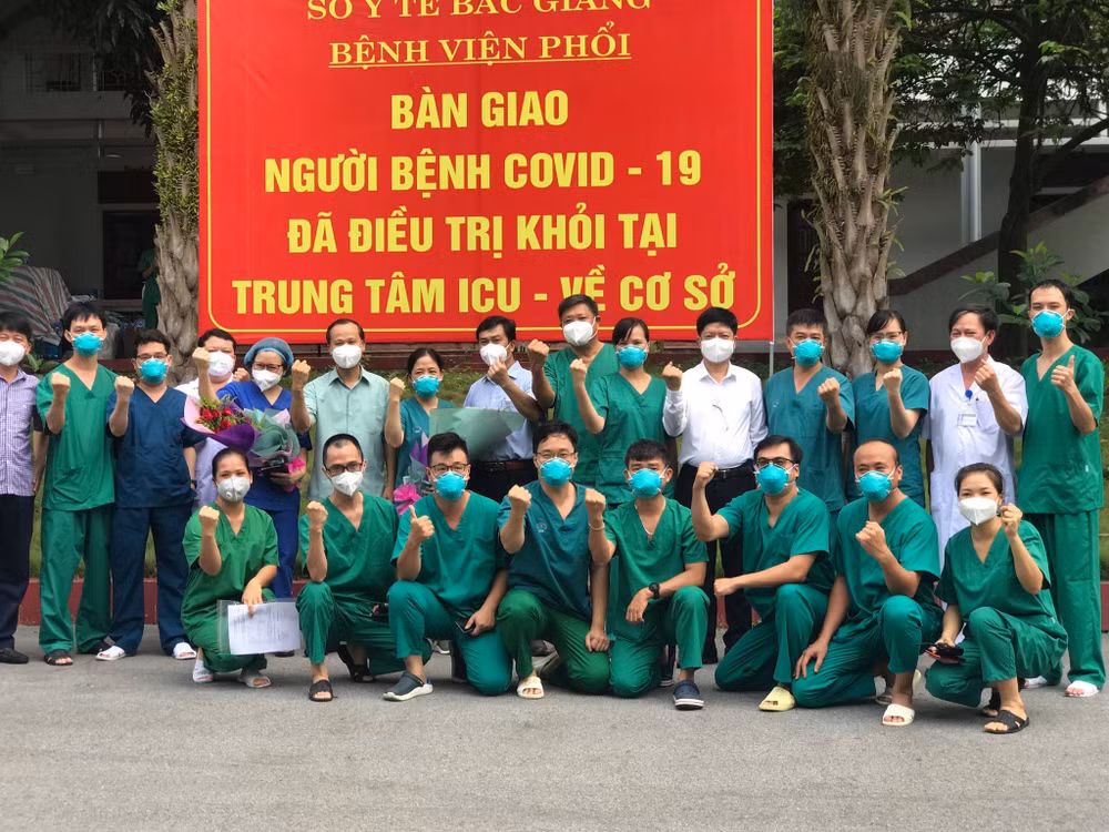 Kỳ tích: Hai bệnh nhân nặng đầu tiên tại Bắc Giang khỏi bệnh -0
