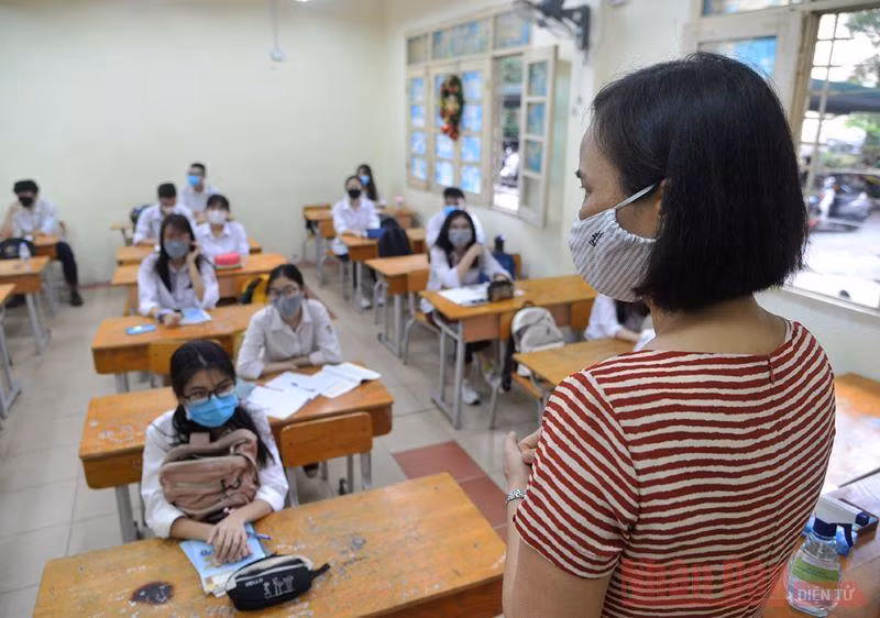 Nữ giới đang chiếm tỷ lệ lớn trong đội ngũ giáo viên. Ảnh: THỦY NGUYÊN