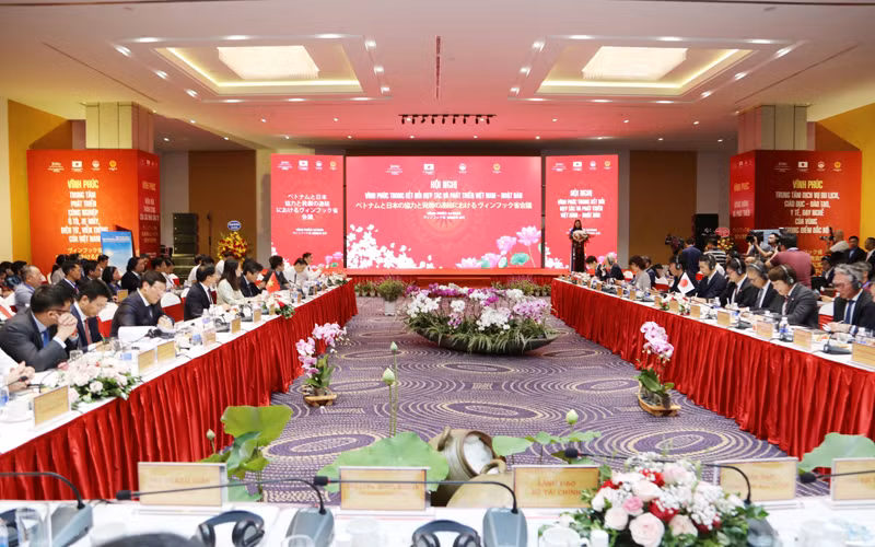 Toàn cảnh hội nghị.