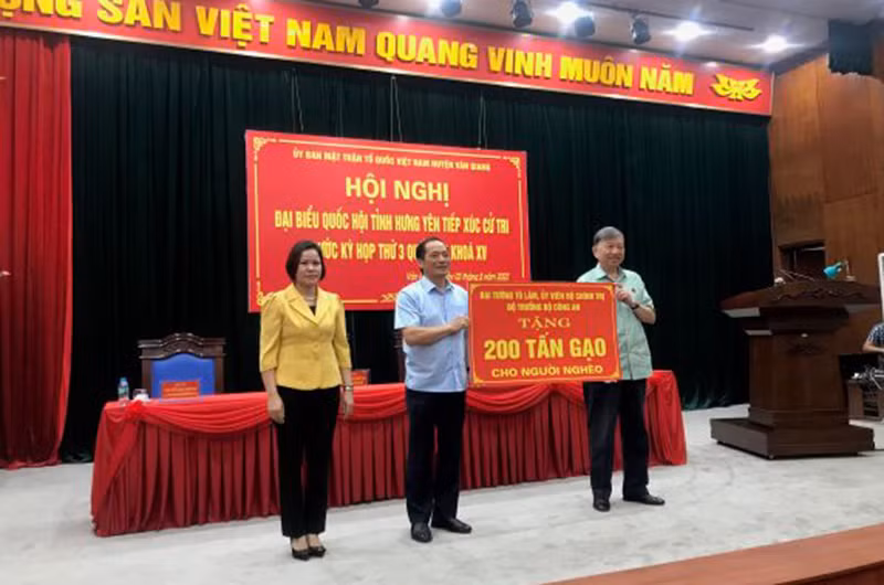 Bộ trưởng Công an Tô Lâm tiếp xúc cử tri tỉnh Hưng Yên -0
