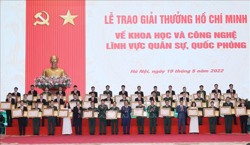 Chủ tịch nước trao Giải thưởng Hồ Chí Minh về khoa học và công nghệ lĩnh vực quân sự, quốc phòng -0