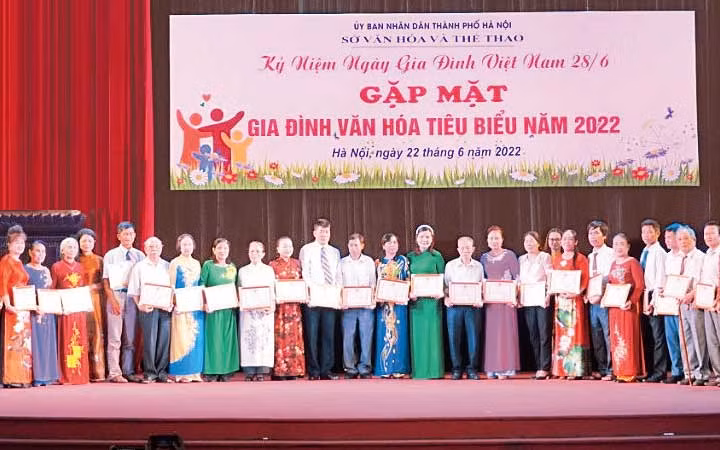 Hà Nội biểu dương những gia đình văn hóa tiêu biểu trên địa bàn. 