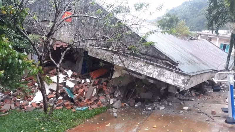 Sạt lở núi làm sập trụ sở Đồn Biên phòng quốc tế Cha Lo ảnh 2 a3.jpg -1