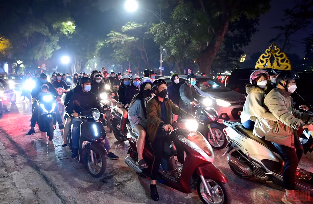 Một mùa Giáng sinh đặc biệt của 2 thành phố lớn Hà Nội và thành phố Hồ Chí Minh -0
