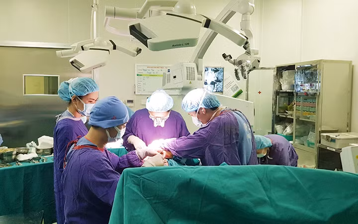 Một ca mổ tạo hình sọ mặt có ứng dụng công nghệ mới hiện đại tại Bệnh viện Hữu nghị Việt Đức.