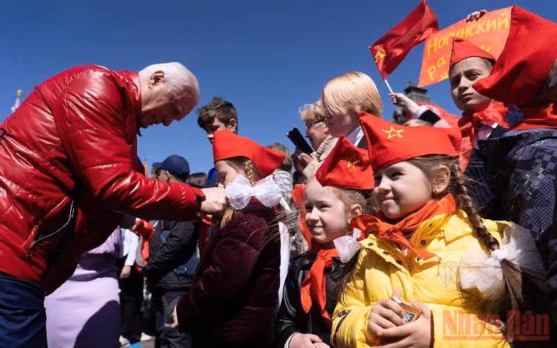 Hoạt động kỷ niệm 100 năm thành lập Đội Thiếu niên Tiền phong Lenin tại Nga