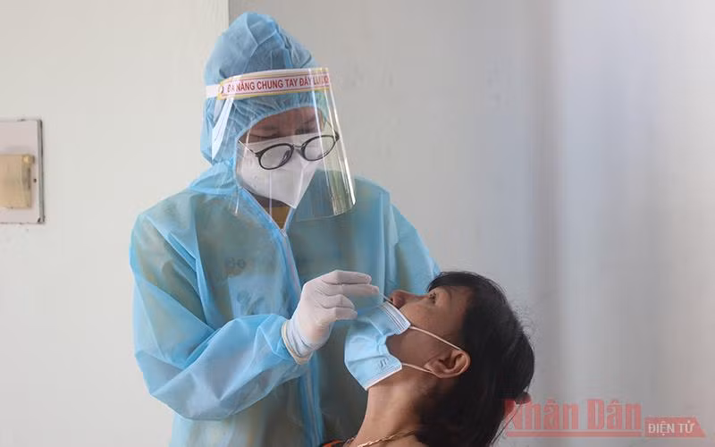 Trong ngày 20-8, Quảng Nam tiến hành lấy 4.250 mẫu xét nghiệm liên quan đến các ca bệnh trên toàn tỉnh.