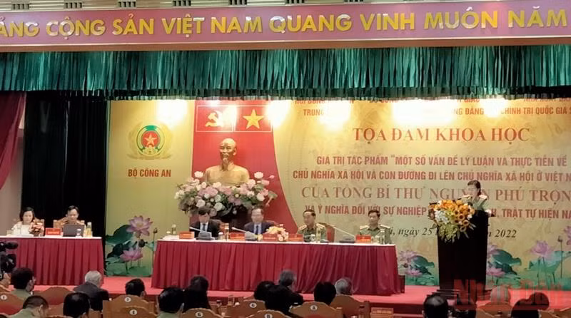 Quang cảnh tọa đàm.