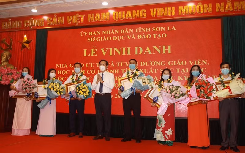 Trong năm học 2020-2021, tỉnh Sơn La có 7 giáo viên được xét tặng là Nhà giáo ưu tú.