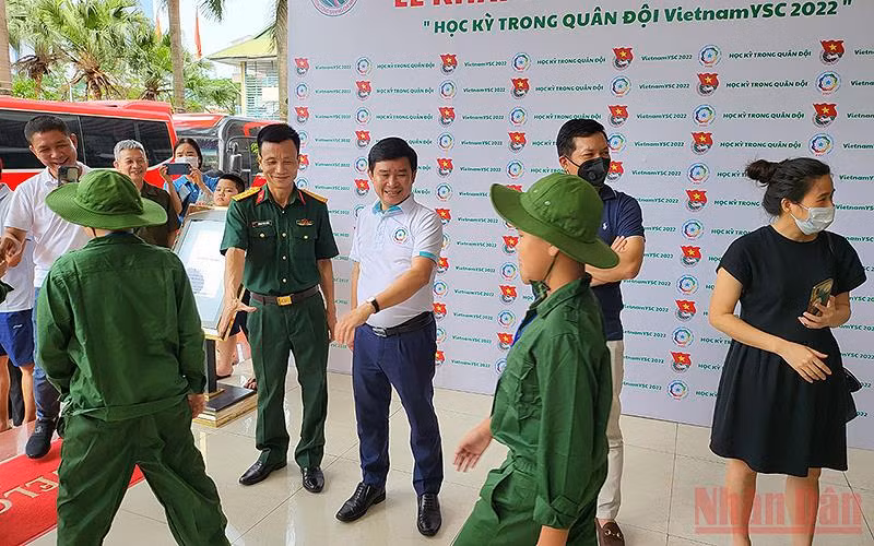 Chiến sĩ “nhí” lên đường tham gia “Học kỳ trong quân đội” -0