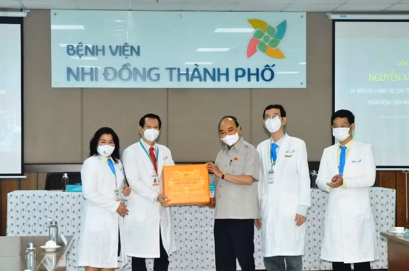 Doanh nhân trẻ cần có niềm tin vào cơ nghiệp của bản thân, cơ đồ của dân tộc và tương lai đất nước -0