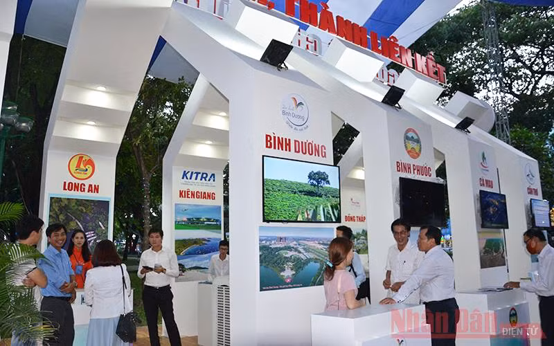 Một gian hàng tại Ngày hội Du lịch TP Hồ Chí Minh lần thứ 16 (Ảnh: MẠNH HẢO)
