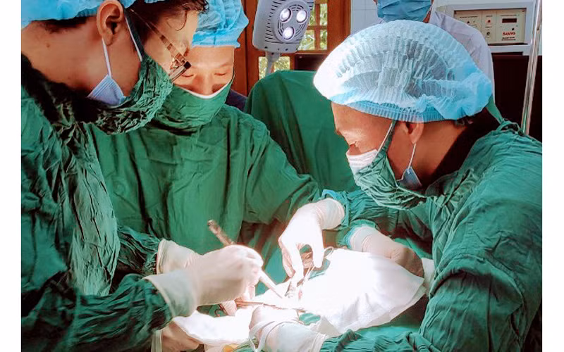 Ca phẫu thuật sáng 2-1 tại Trung tâm y tế quân dân y Bạch Long Vĩ