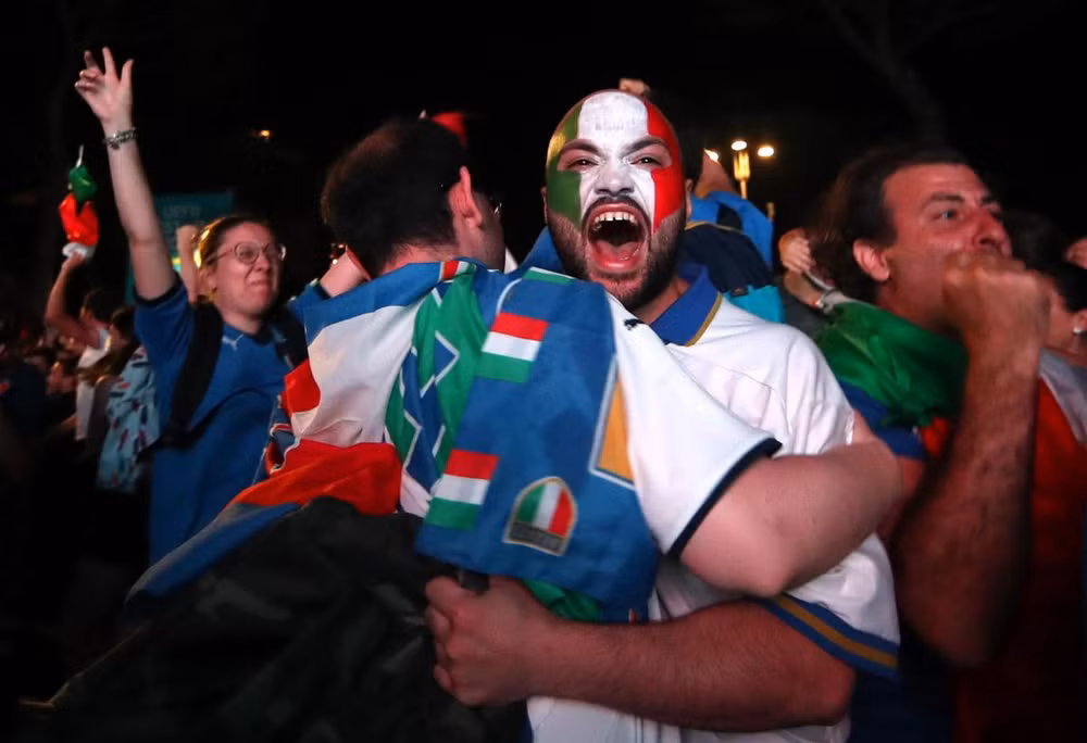 Niềm vui và nước mắt - hai chiều cảm xúc trái ngược sau chung kết EURO 2020 -0