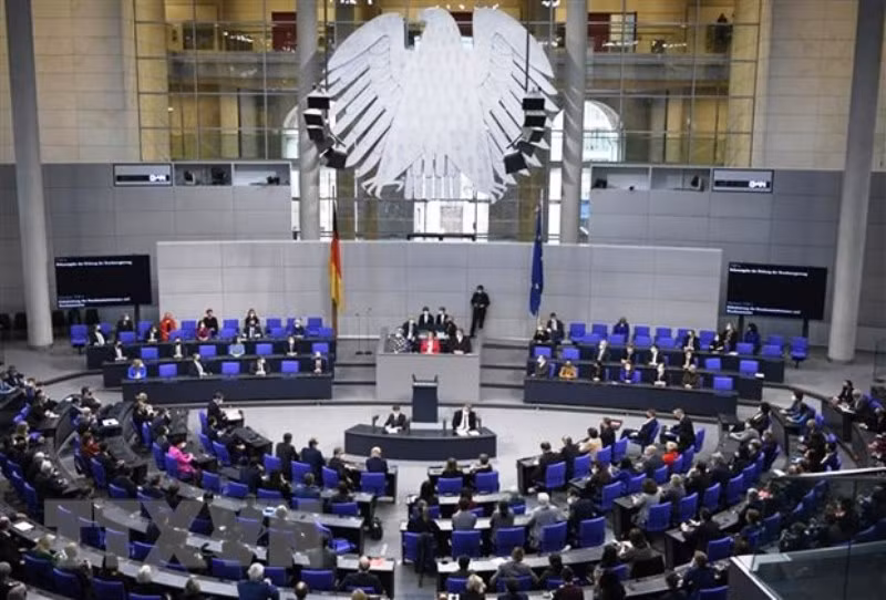 Quang cảnh phiên họp Quốc hội Đức ở Berlin, ngày 8/12. (Ảnh: AFP/TTXVN)
