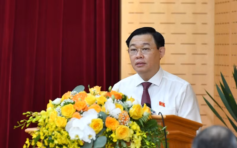 Chủ tịch Quốc hội Vương Đình Huệ phát biểu khai mạc hội nghị.