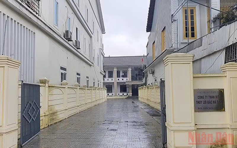 Trụ sở Công ty TNHH MTV Thủy lợi Bắc Hà Tĩnh nơi ông Nguyễn Hữu Phúc công tác trước khi bị bắt quả tang về tội đánh bạc. 
