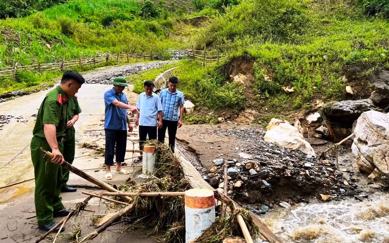 Nâng cao năng lực hộ đê và phòng, chống thiên tai -0
