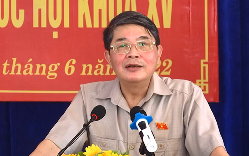 Phó Chủ tịch Quốc hội Nguyễn Đức Hải phát biểu tại buổi tiếp xúc cử tri ở huyện Đông Giang.
