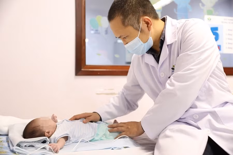 Thiểu sản tim trái hiếm gặp, hai bé sơ sinh được cứu sống kỳ tích -0