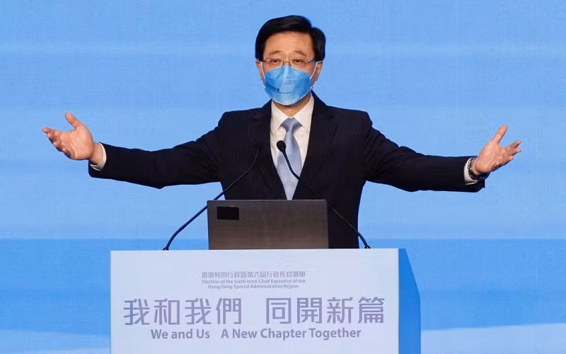 Ông Lý Gia Siêu trong 1 cuộc vận động tranh cử tại Hồng Kông, Trung Quốc, ngày 6/5/2022. (Ảnh: Reuters)