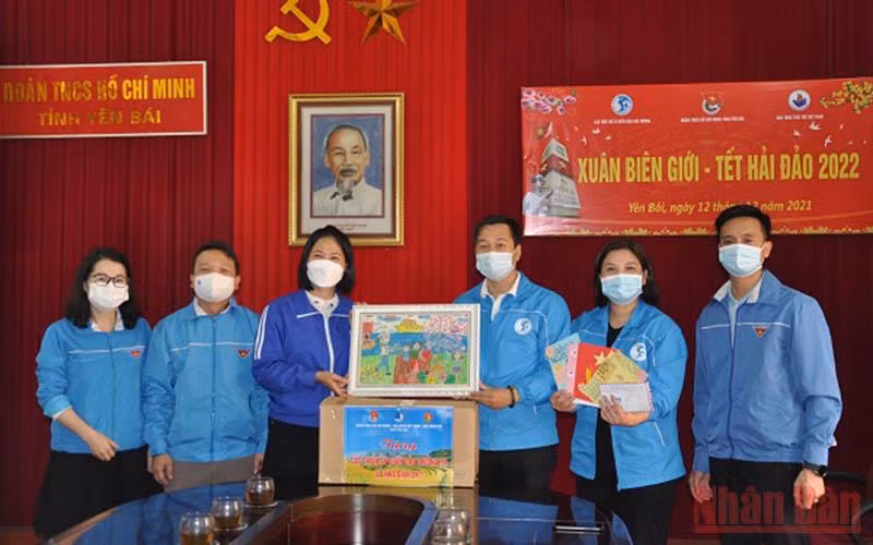 Chương trình “Xuân biên giới-Tết hải đảo” tại Yên Bái.