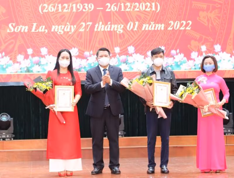 Sơn La gặp mặt kỷ niệm 92 năm thành lập Đảng Cộng sản Việt Nam -0