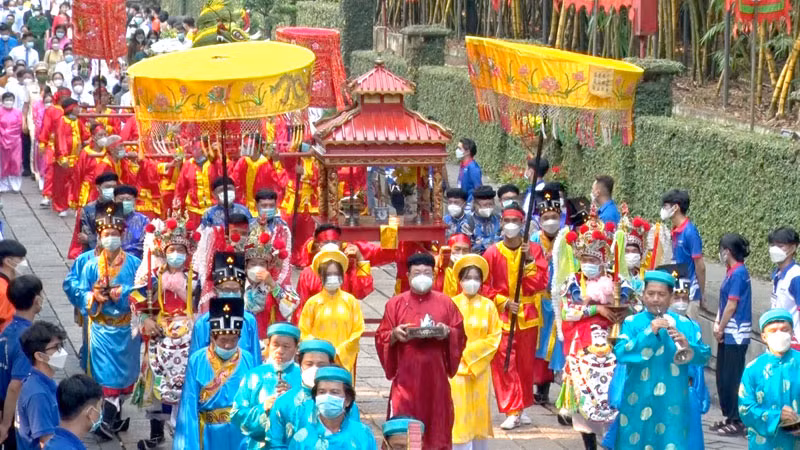 Lãnh đạo, người dân TP Hồ Chí Minh dâng hương tưởng niệm các Vua Hùng -0