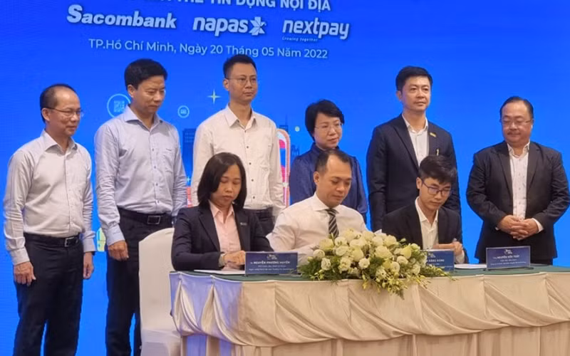 Các tổ chức tín dụng, thanh toán, nhà cung ứng ký kết biên bản hợp tác hưởng ứng Ngày không tiền mặt 2022.