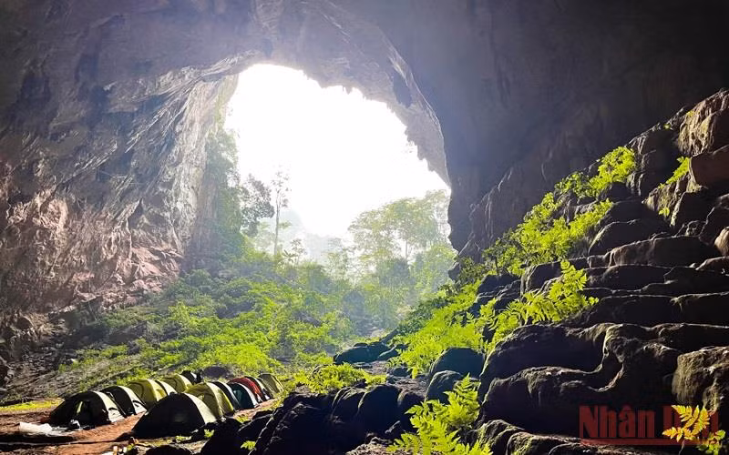 Cửa hang Pygmy, hang động lớn thứ tư thế giới, nằm trong vùng lõi VQG Phong Nha-Kẻ Bàng. (Ảnh: Mỹ Hạnh) 