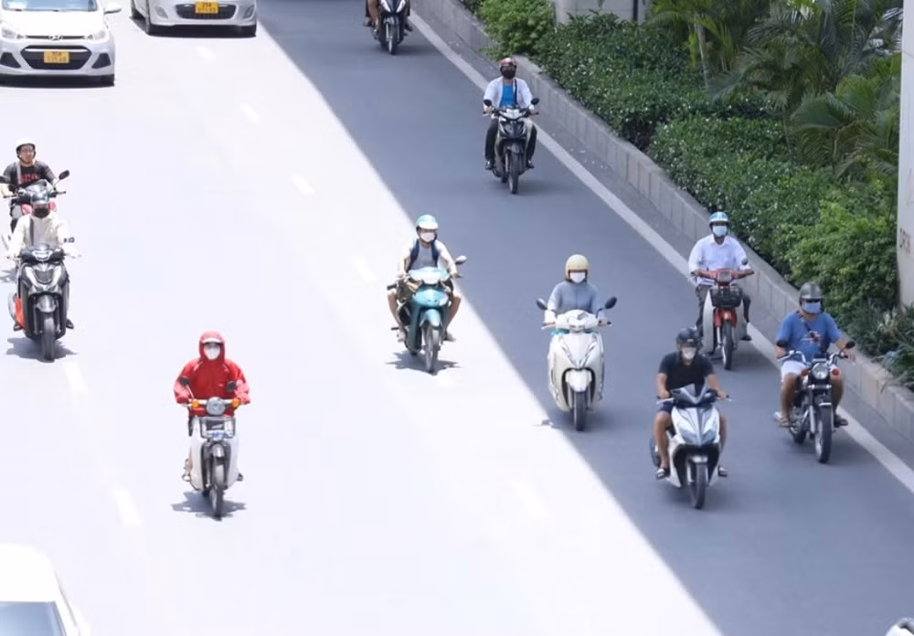 [Photo] Hà Nội trải qua đợt cao điểm nắng nóng, có lúc tới 40 độ C -0