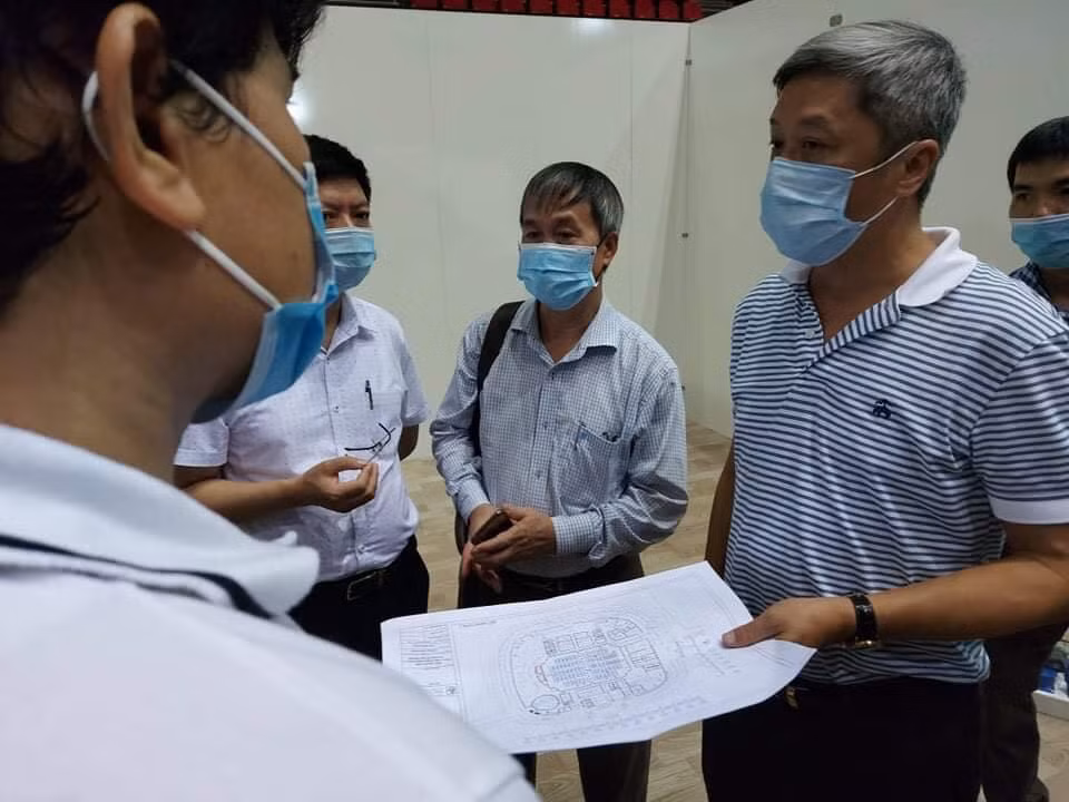 Thứ trưởng Nguyễn Trường Sơn: Đội ngũ y tế sẽ bảo đảm chống dịch thành công -0