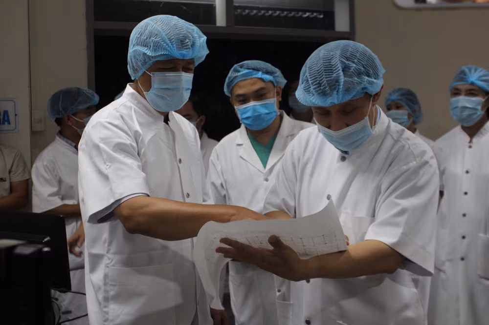 Thứ trưởng Nguyễn Trường Sơn: Đội ngũ y tế sẽ bảo đảm chống dịch thành công -0