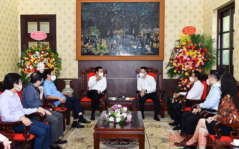 Lãnh đạo Đảng, Nhà nước và các đơn vị chúc mừng Báo Nhân Dân nhân ngày 21-6 -0
