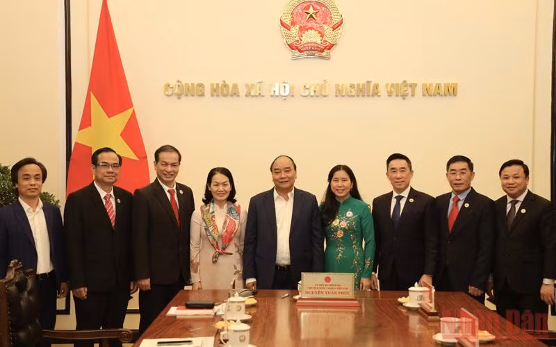 Chủ tịch nước Nguyễn Xuân Phúc làm việc với Trung ương Hội Chữ thập đỏ Việt Nam.