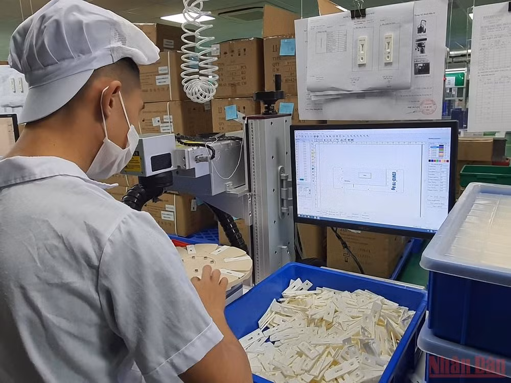 Cấp phép sử dụng khẩn cấp test nhanh kháng nguyên SARS-CoV-2 bằng dịch mũi “made in Vietnam” -0