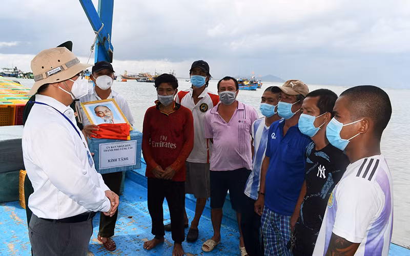 Phát triển bền vững nghề khai thác hải sản xa bờ -0