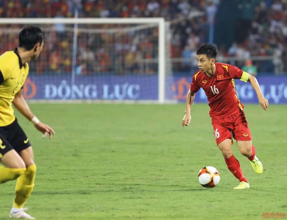 Các cầu thủ Việt Nam khó khăn tìm đường vào khung thành đối phương -2