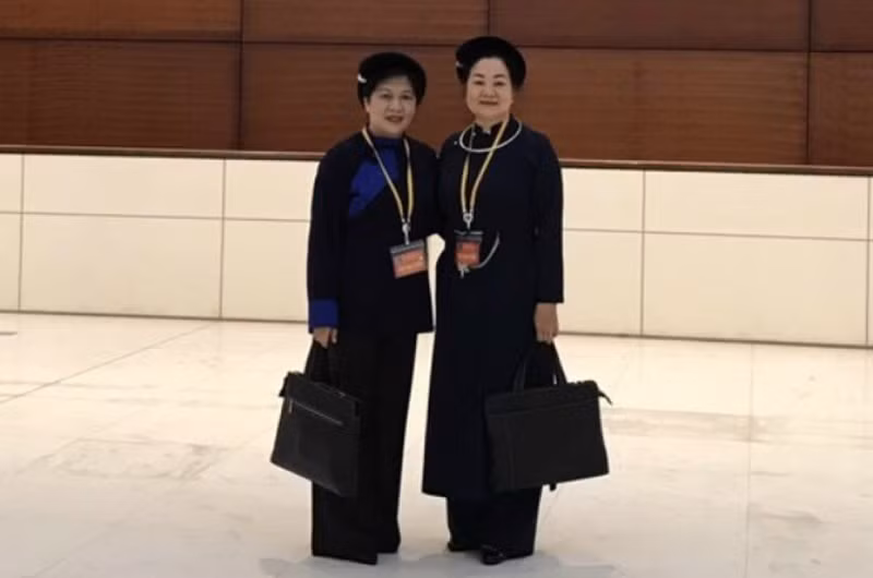 Chị Hoàng Thị Bình (bên phải). (Ảnh: Chị Hoàng Thị Bình cung cấp)