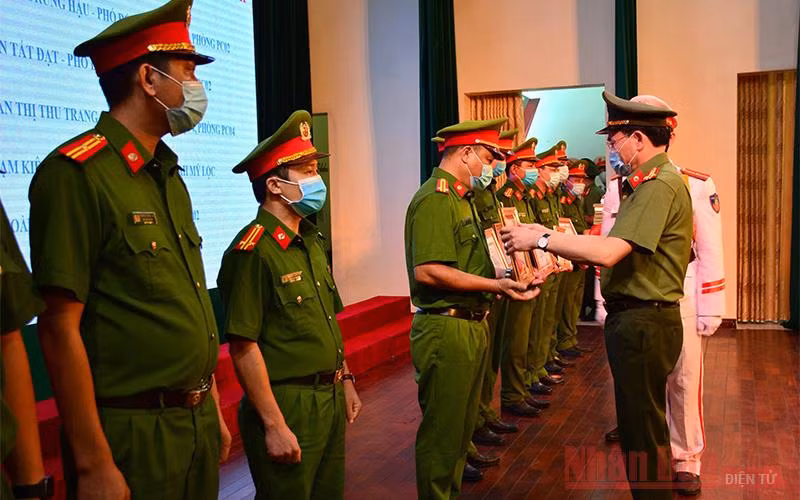 Bắt gần&nbsp;90&nbsp;đối tượng mở “tiệc ma tuý” trong khách sạn -0